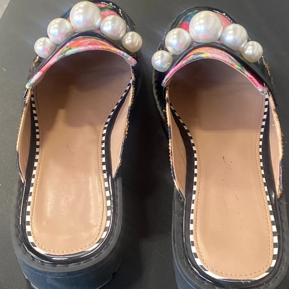 Betsey Johnson Norah Floral Pearl Embellished Women's Mules 8.5 - Picture 3 of 6
